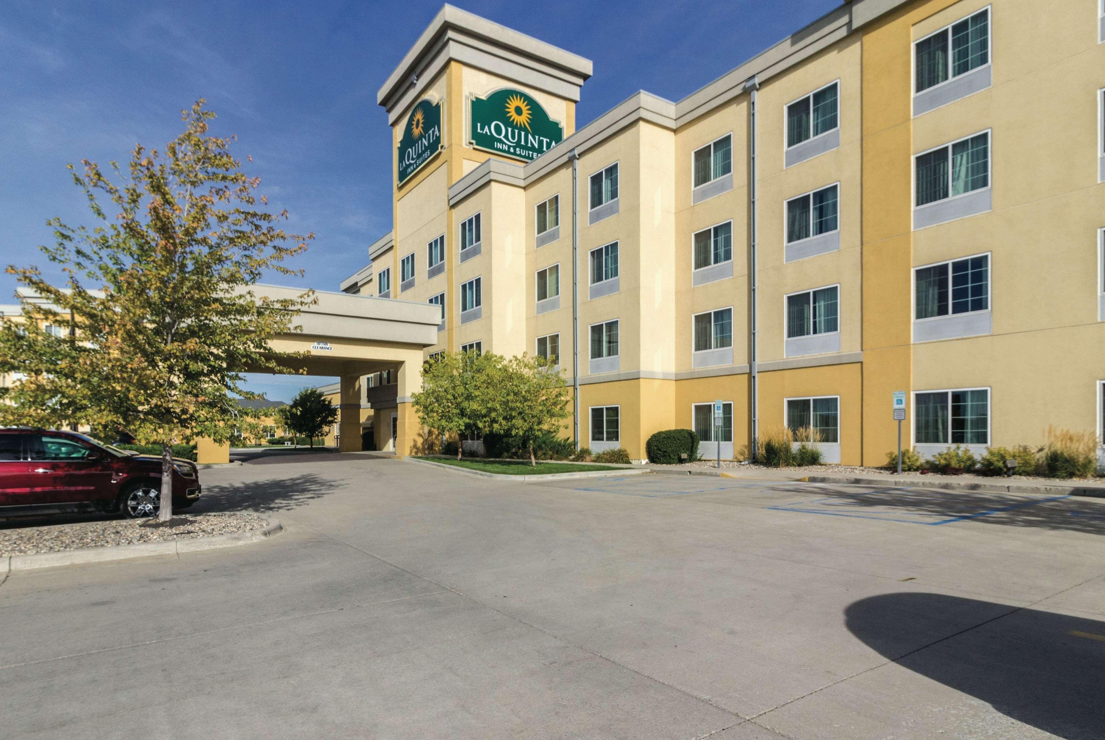 La Quinta By Wyndham Fargo-Medical Center Hotel Bagian luar foto