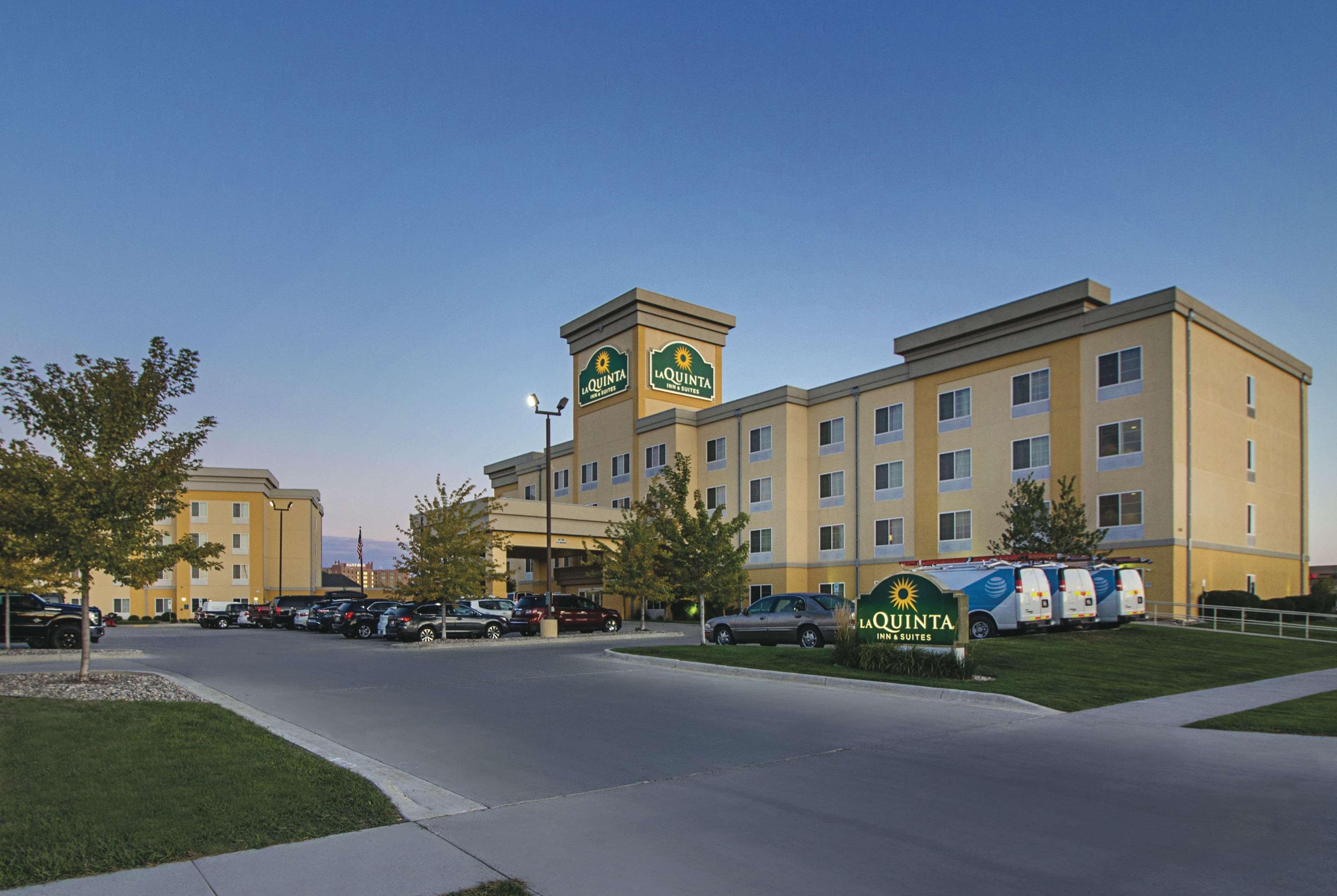 La Quinta By Wyndham Fargo-Medical Center Hotel Bagian luar foto