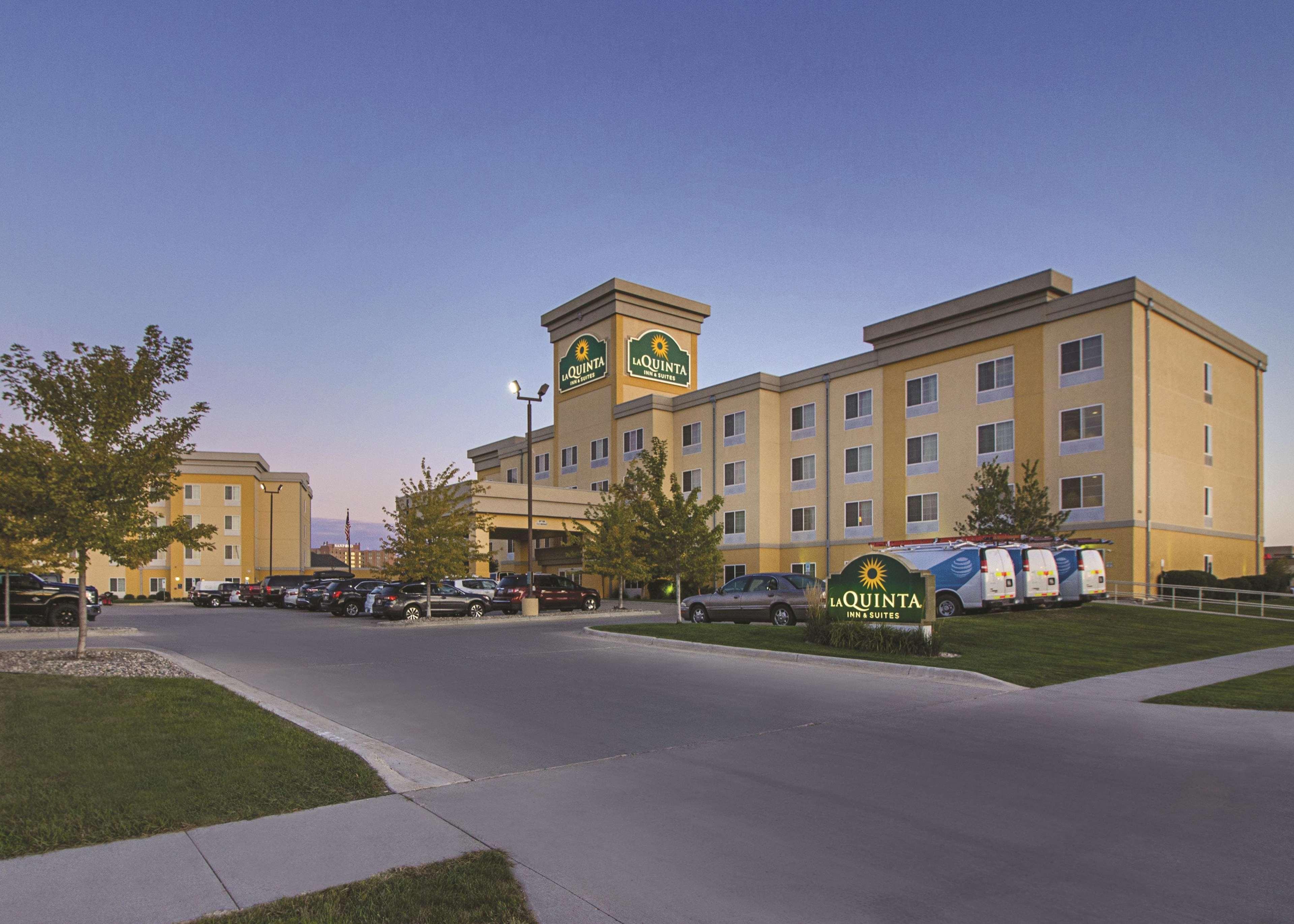 La Quinta By Wyndham Fargo-Medical Center Hotel Bagian luar foto