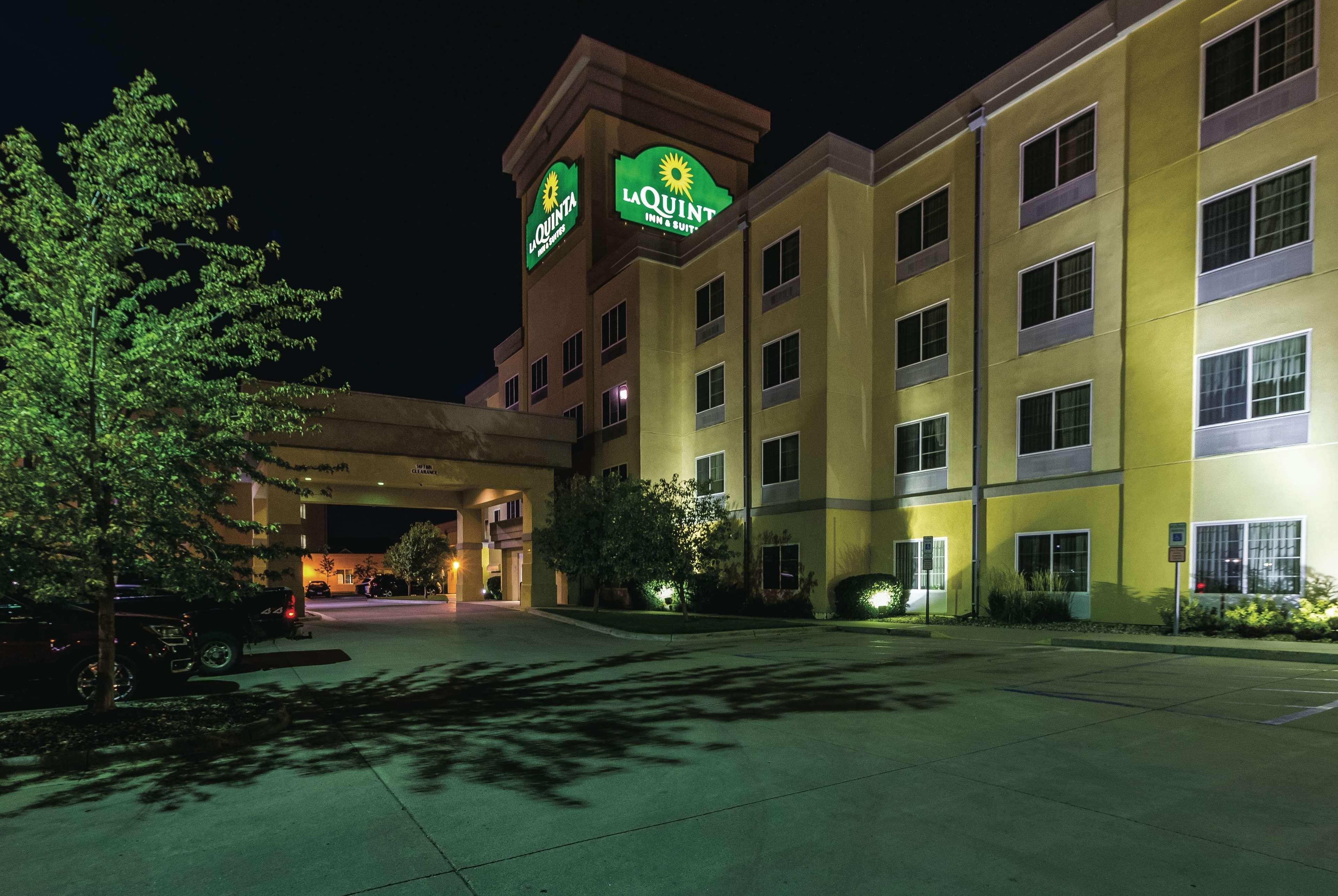 La Quinta By Wyndham Fargo-Medical Center Hotel Bagian luar foto