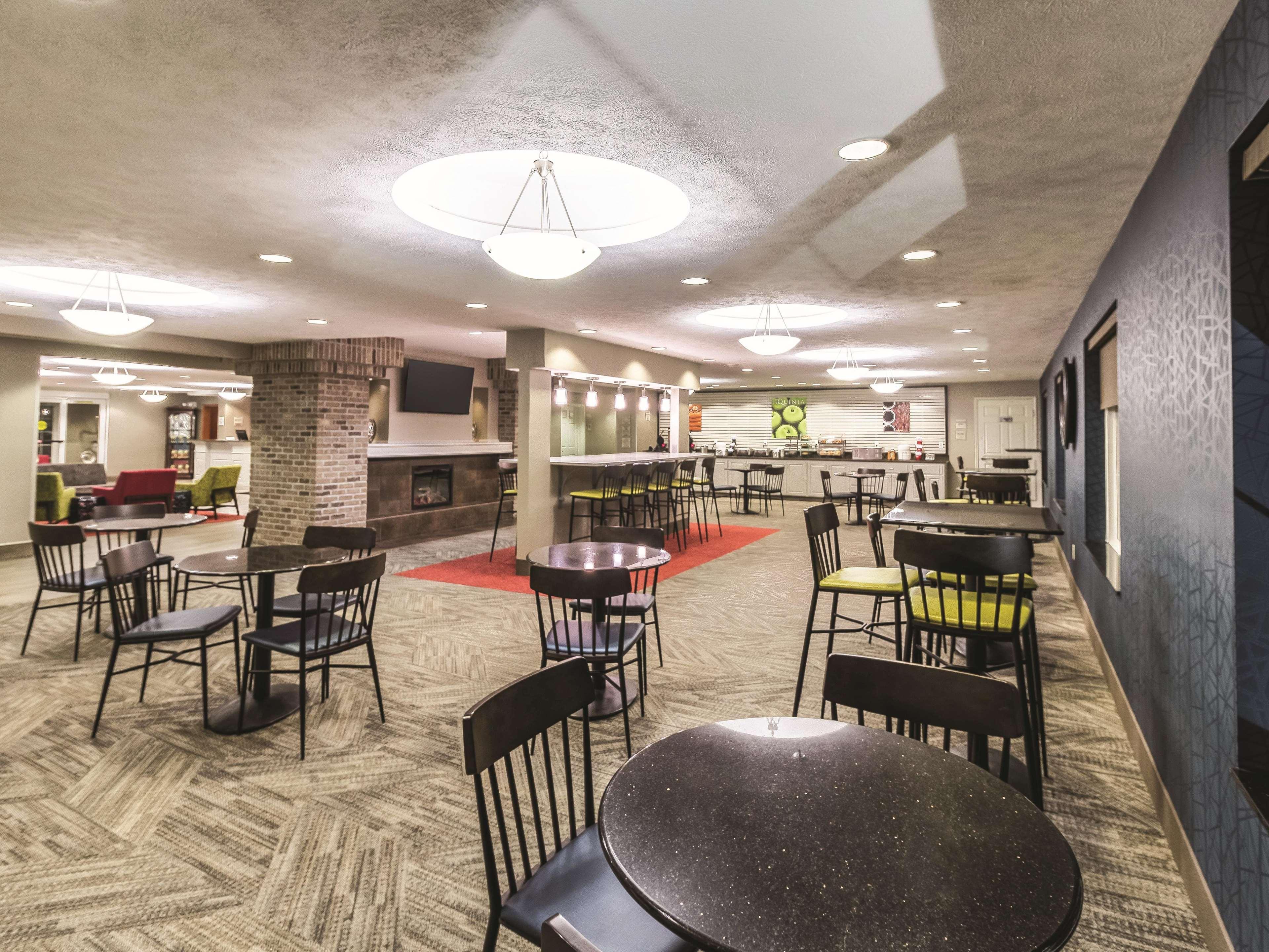 La Quinta By Wyndham Fargo-Medical Center Hotel Bagian luar foto