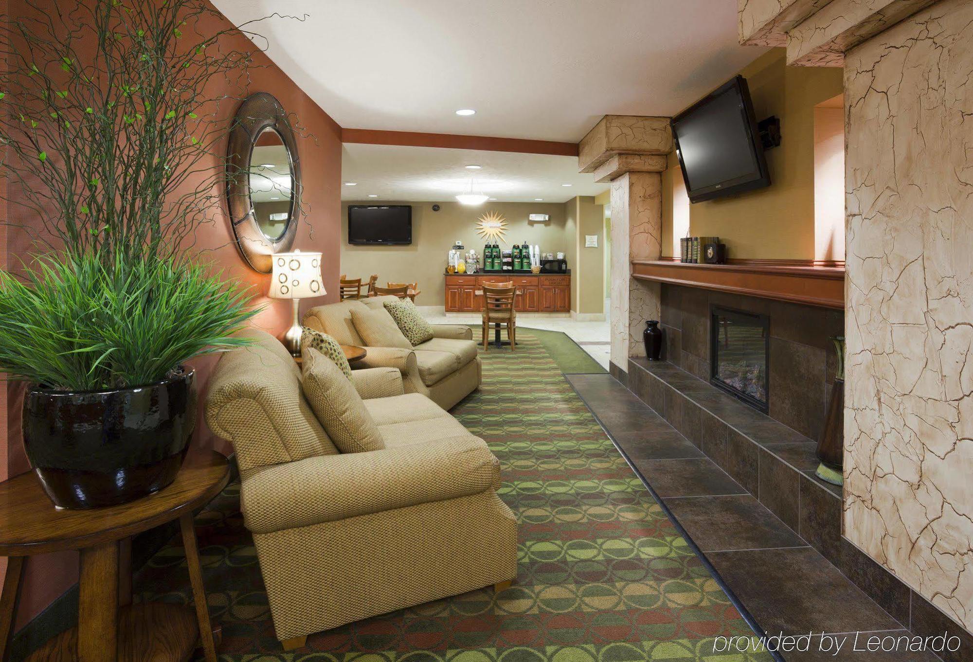 La Quinta By Wyndham Fargo-Medical Center Hotel Bagian luar foto