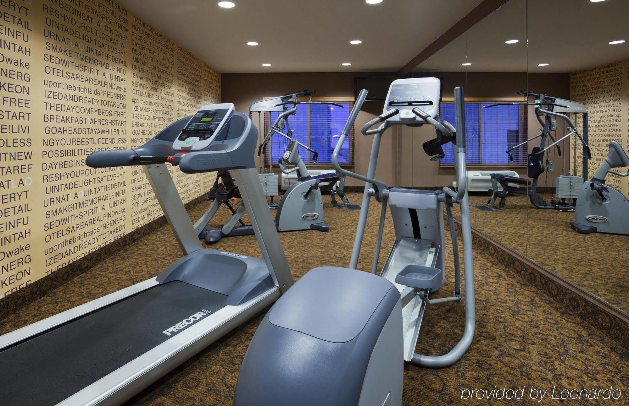 La Quinta By Wyndham Fargo-Medical Center Hotel Bagian luar foto